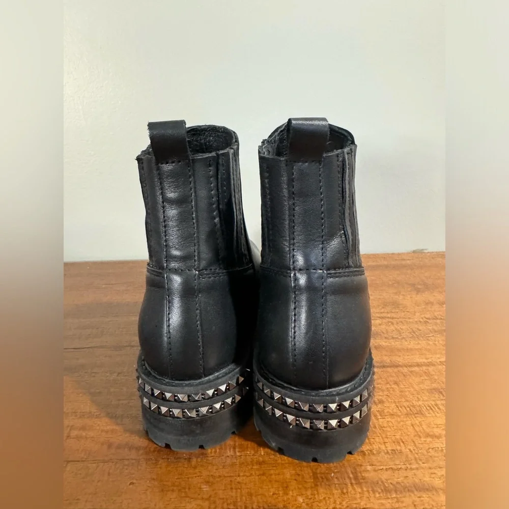 Steve Madden Boots - Picture 6 of 10